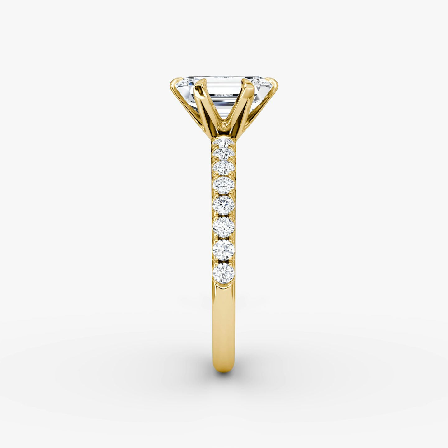 The V | Emerald | 18k | 18k Yellow Gold | Band: Pavé | Diamond orientation: vertical | Carat weight: See full inventory