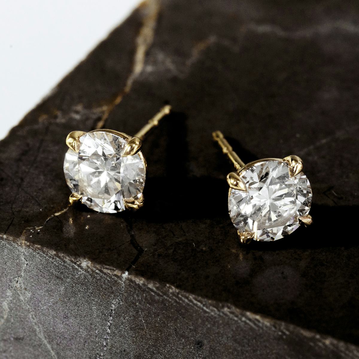 Baguette Stud Earrings VRAI - Main Image