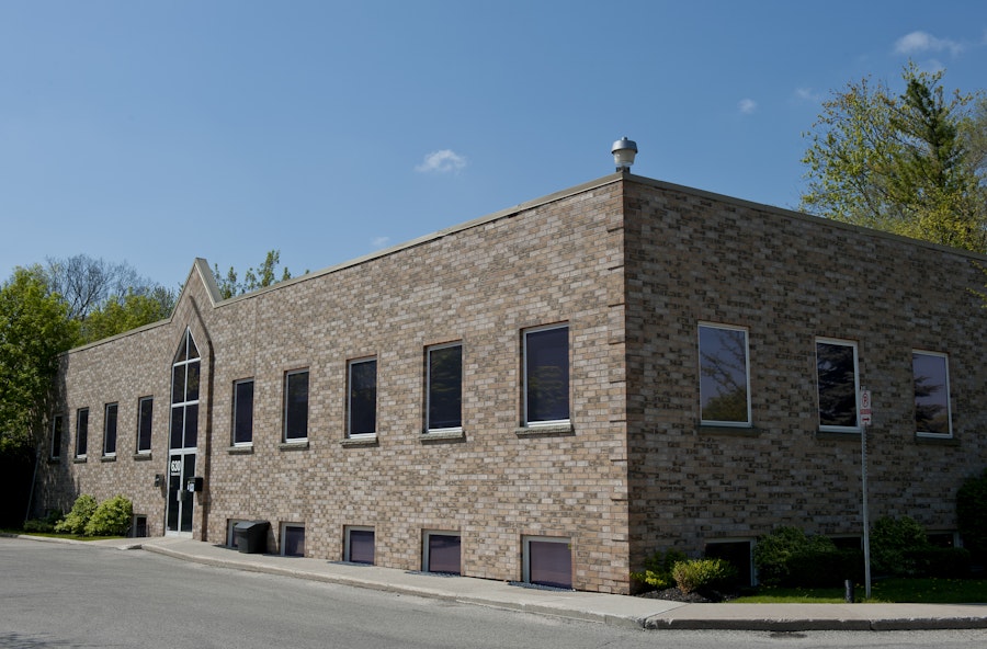 Photo of outside of Dr. Forbes & Associates office, London, Ontario