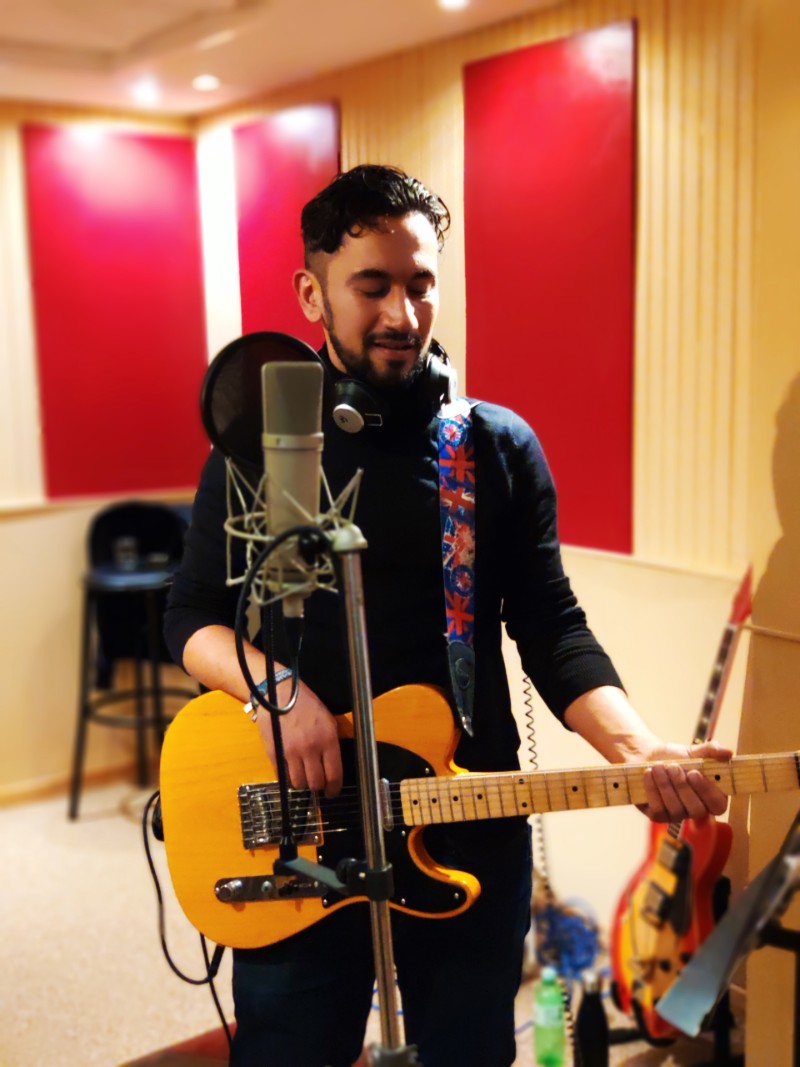 Nadeem singer of Cat Rodeo at Acouzik music studio