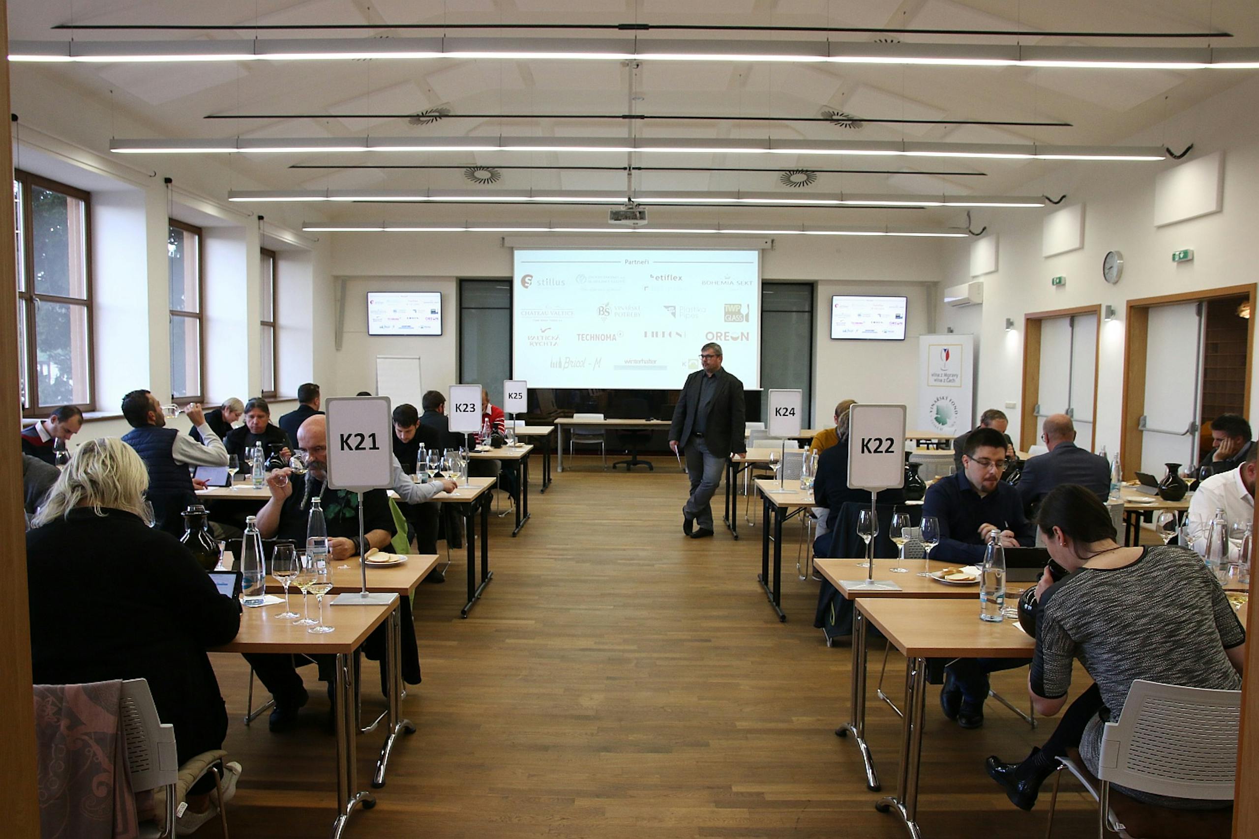 Salon 22 1. kolo 2