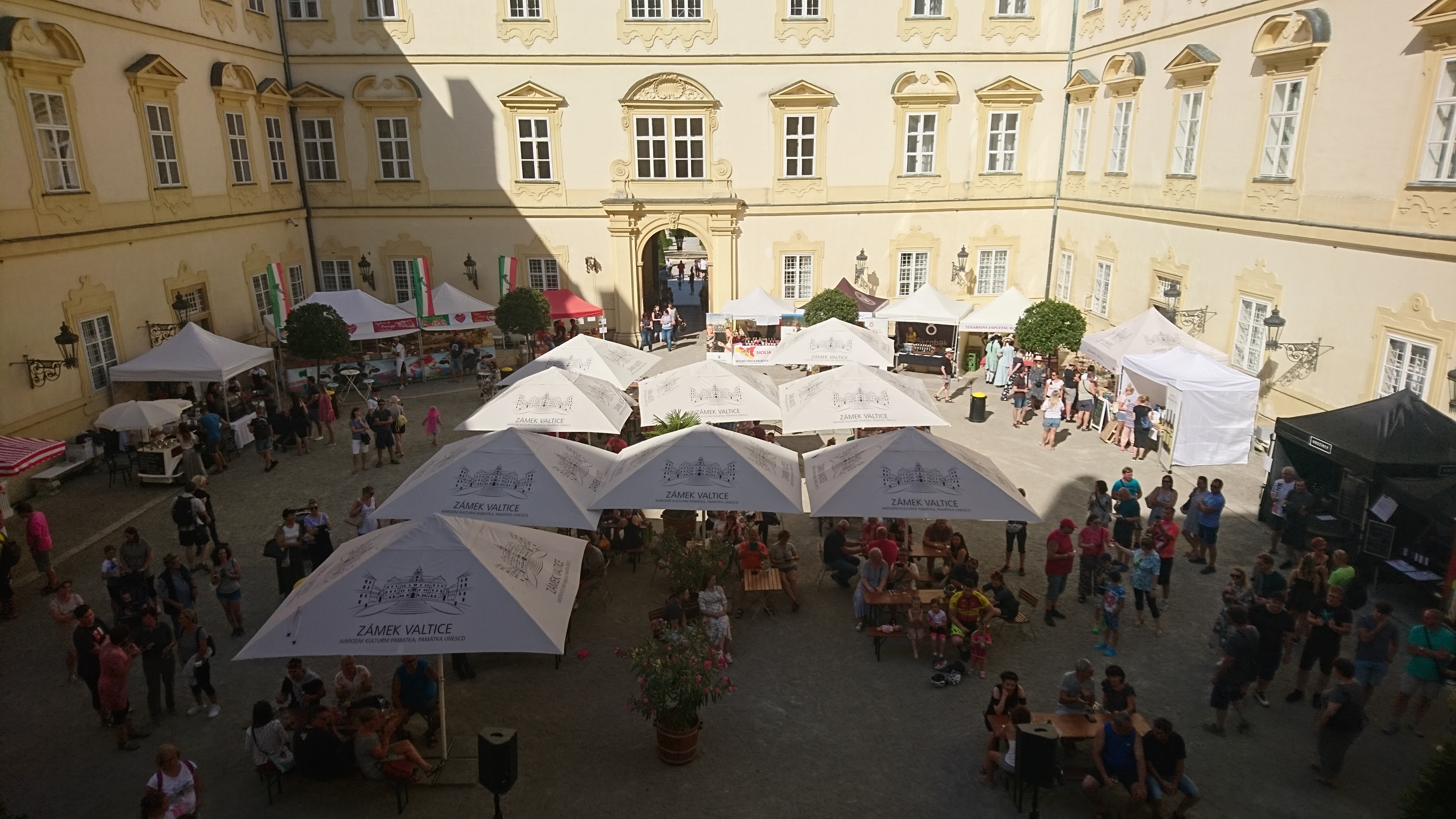 Letní pití vína a food festival | Valtice | 2. 7. - 3. 7. 2022