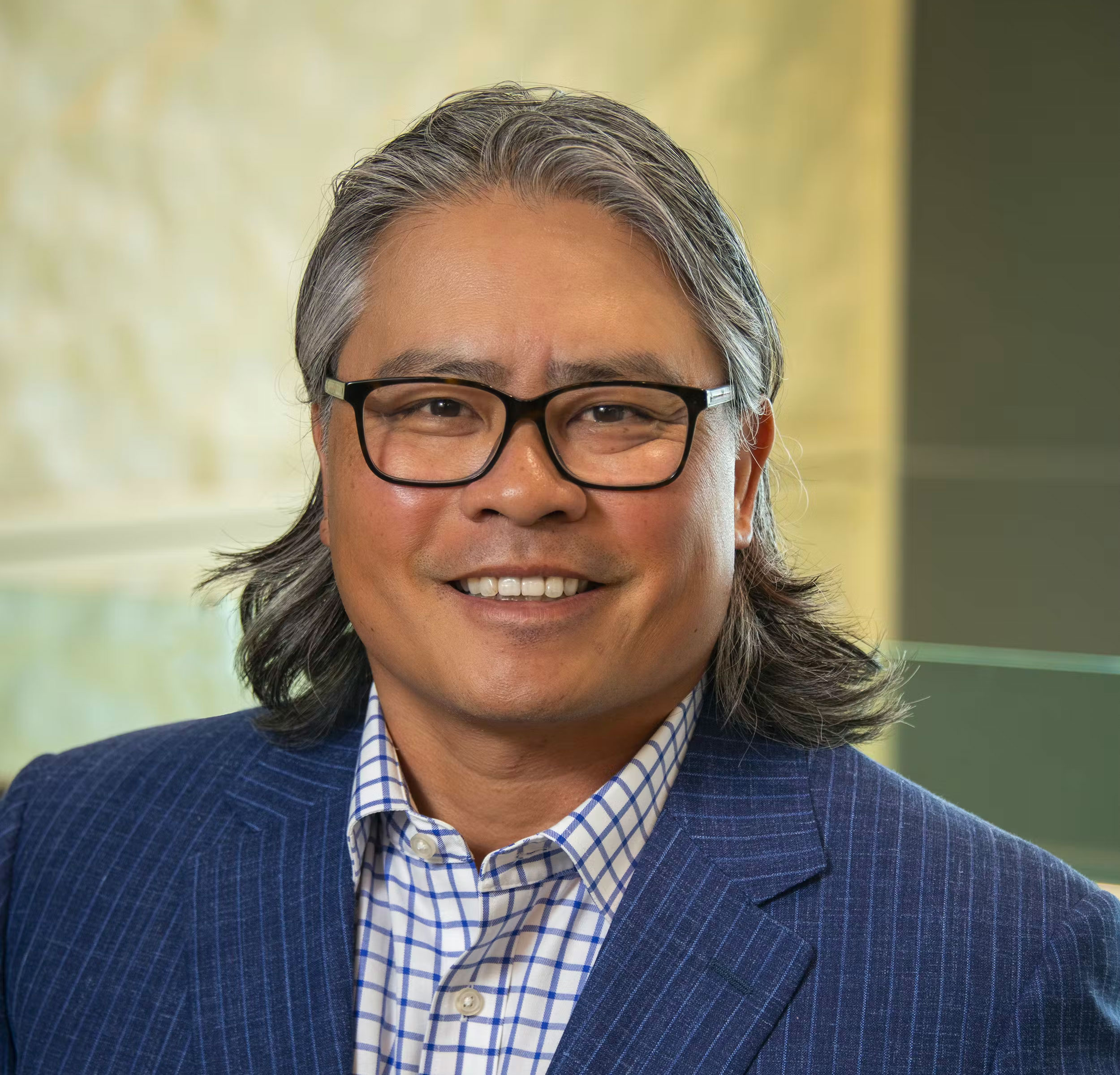 Dr. Stephen Chen
