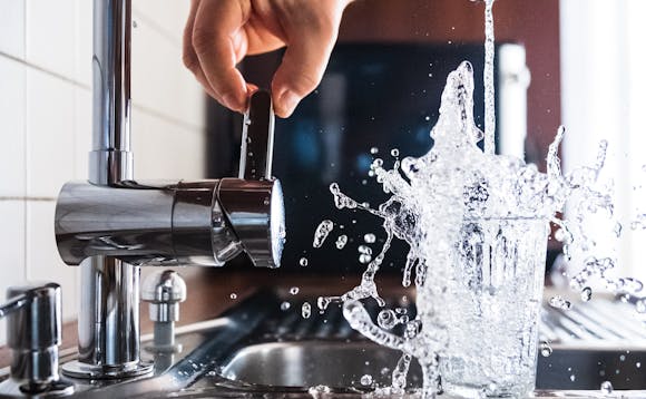 Drikke vann skyller ut bakterier