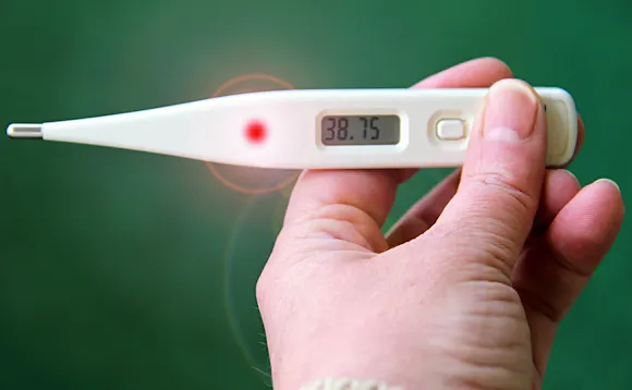 Feber måles med temperaturmåler