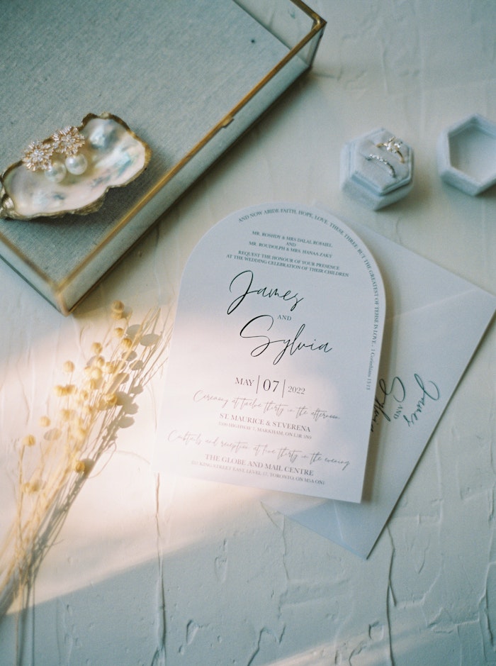 Arch wedding invitations for a minimalist wedding design.