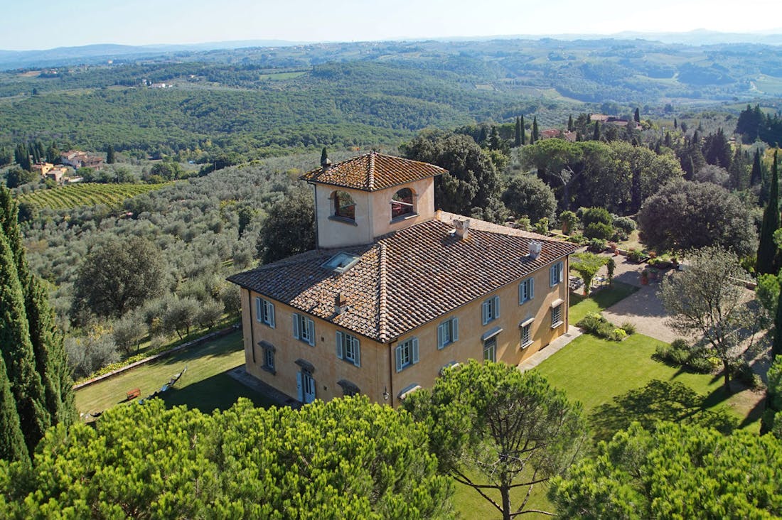 Villa Tavernaccia facing the Chianti area
