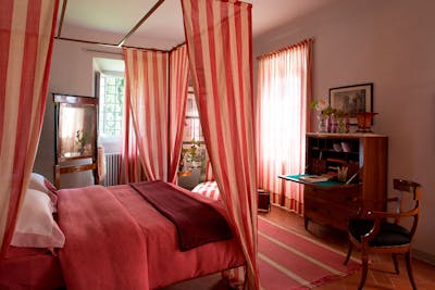The master bedroom on the ground floor of Villa Tavernaccia 