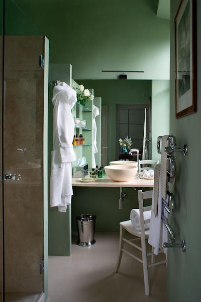 Second bathroom on the first floor of Villa Tavernaccia