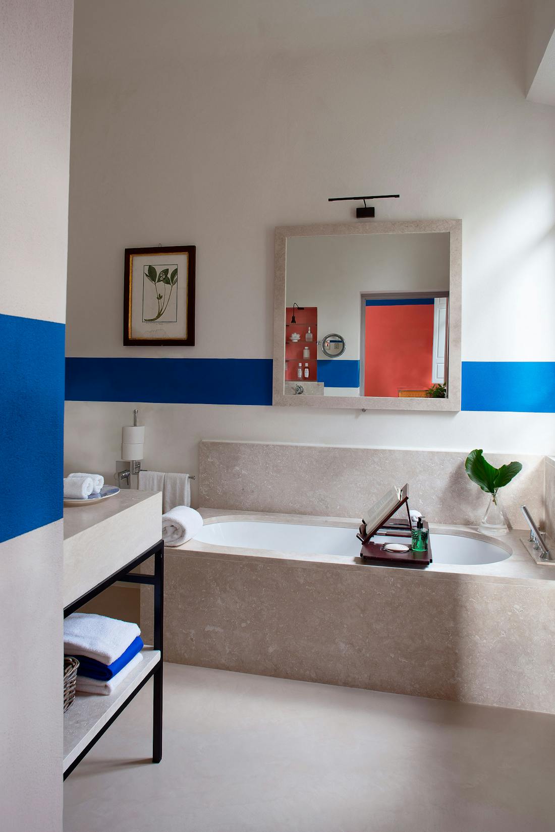 Third bathroom Third bathroom on the first floor of Villa Tavernaccia