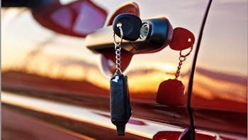 Car keys at sunset -  Author puhfoto