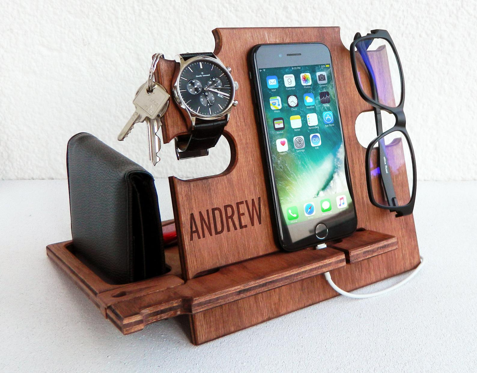 Wallet, keys, phone and glasses on personalised docking station
