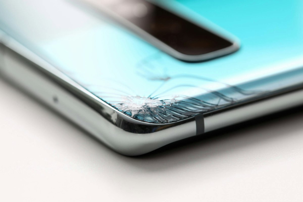 Mobile Phone Repair Guide: Ways to Fix a Broken Phone
