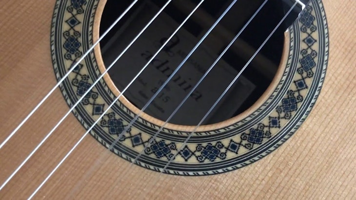 publicidad guityarras triana