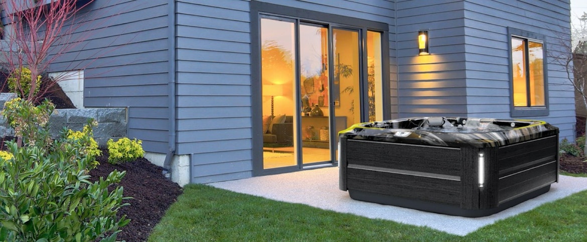 J365™ Large Portable Outdoor Spa Jacuzzi®