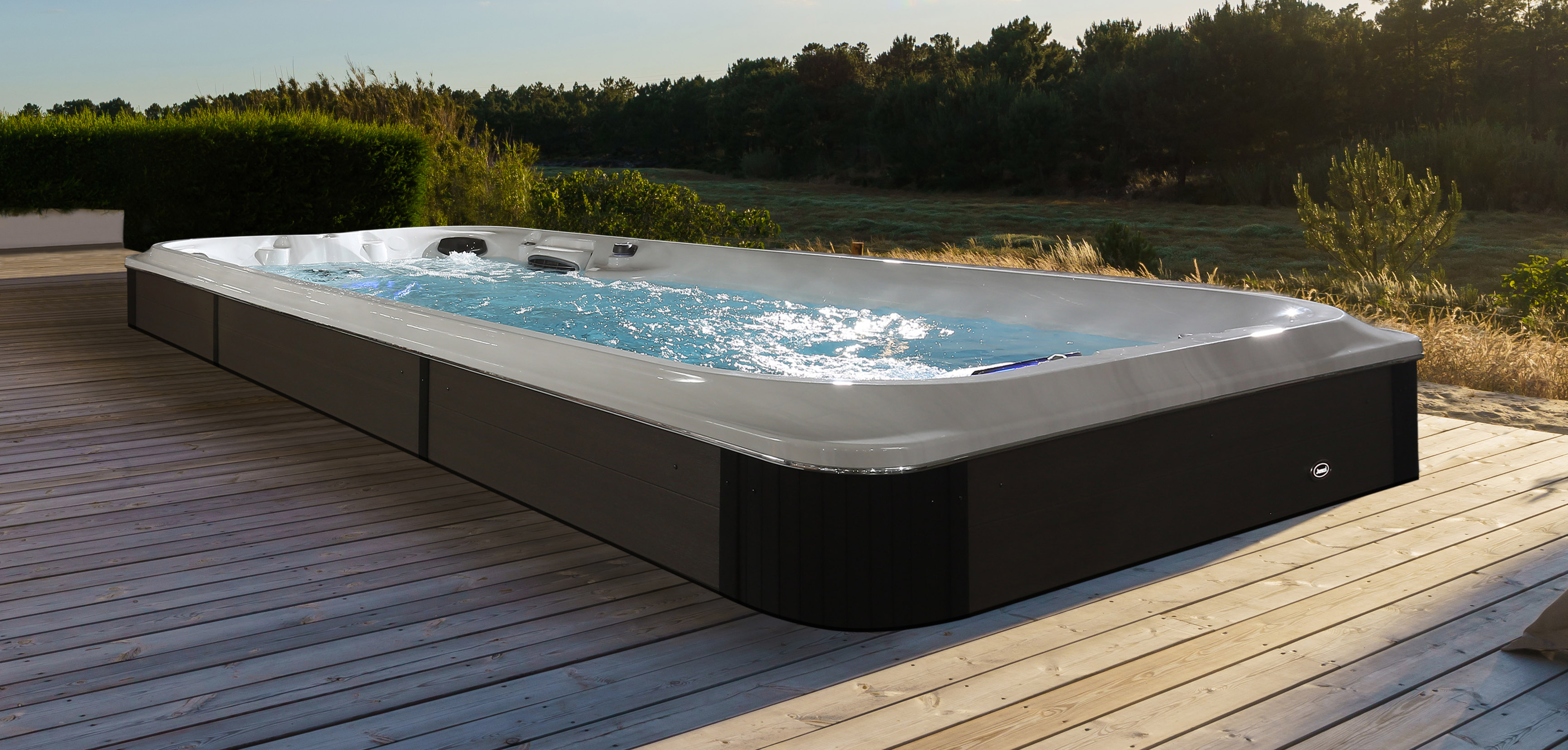 Spa installation in deck or pit