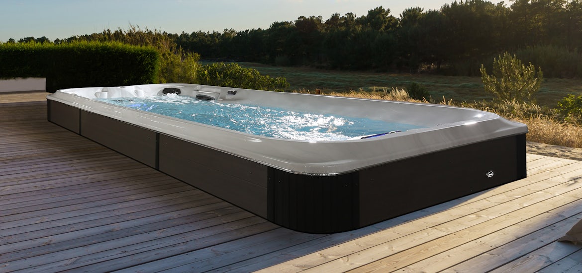 Spa installation in deck or pit