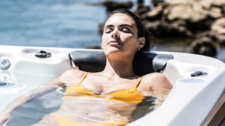 spa pool helps relieve anxiety and stress