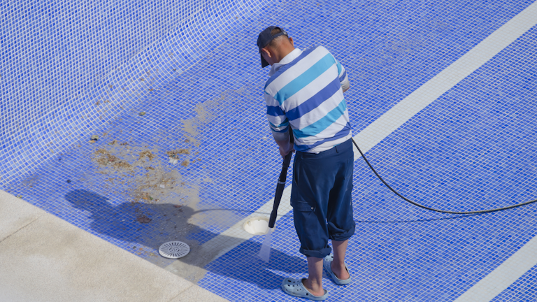 Pressure washing pool