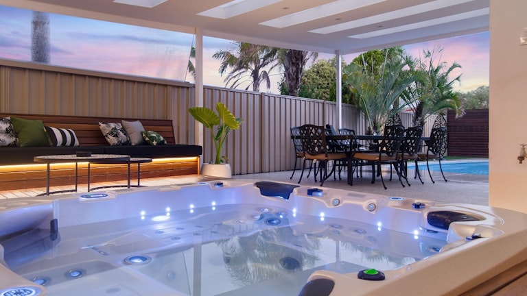 Indoor spa pool design idea