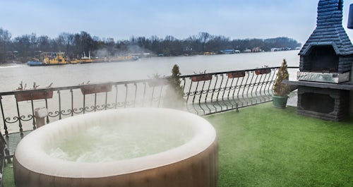 What is an inflatable spa hero