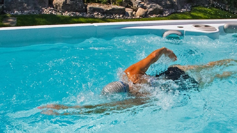 Training in a swim spa
