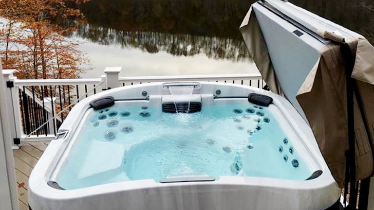 Jacuzzi spa with cover