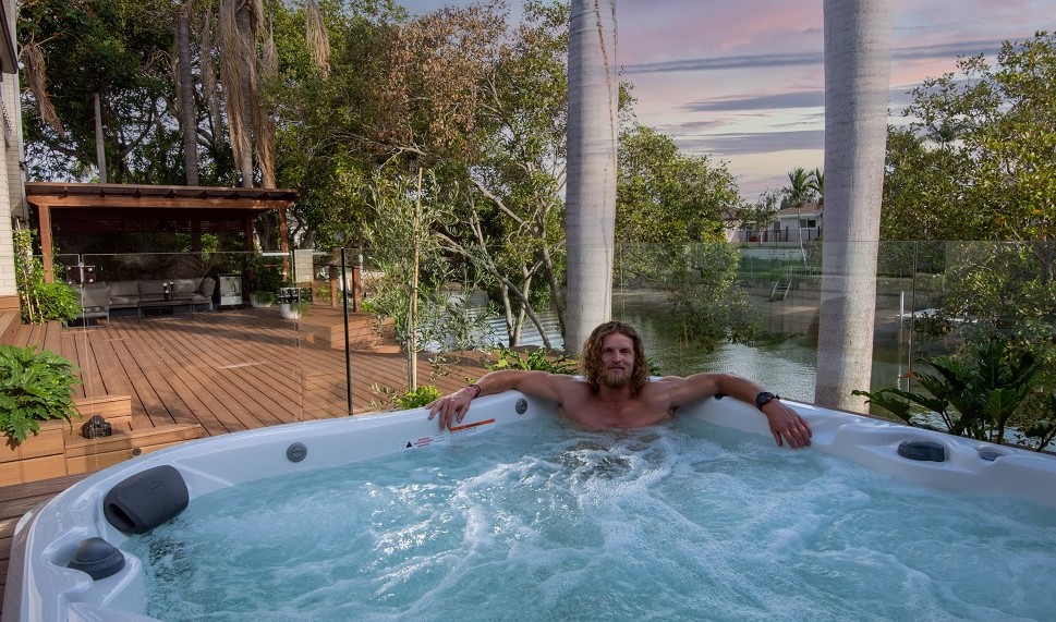 Nick Cummins in spa pool