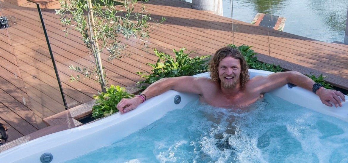 Nick Cummins on rugby, recovery and his new Jacuzzi® Nick Cummins on rugby, recovery and his new Jacuzzi®