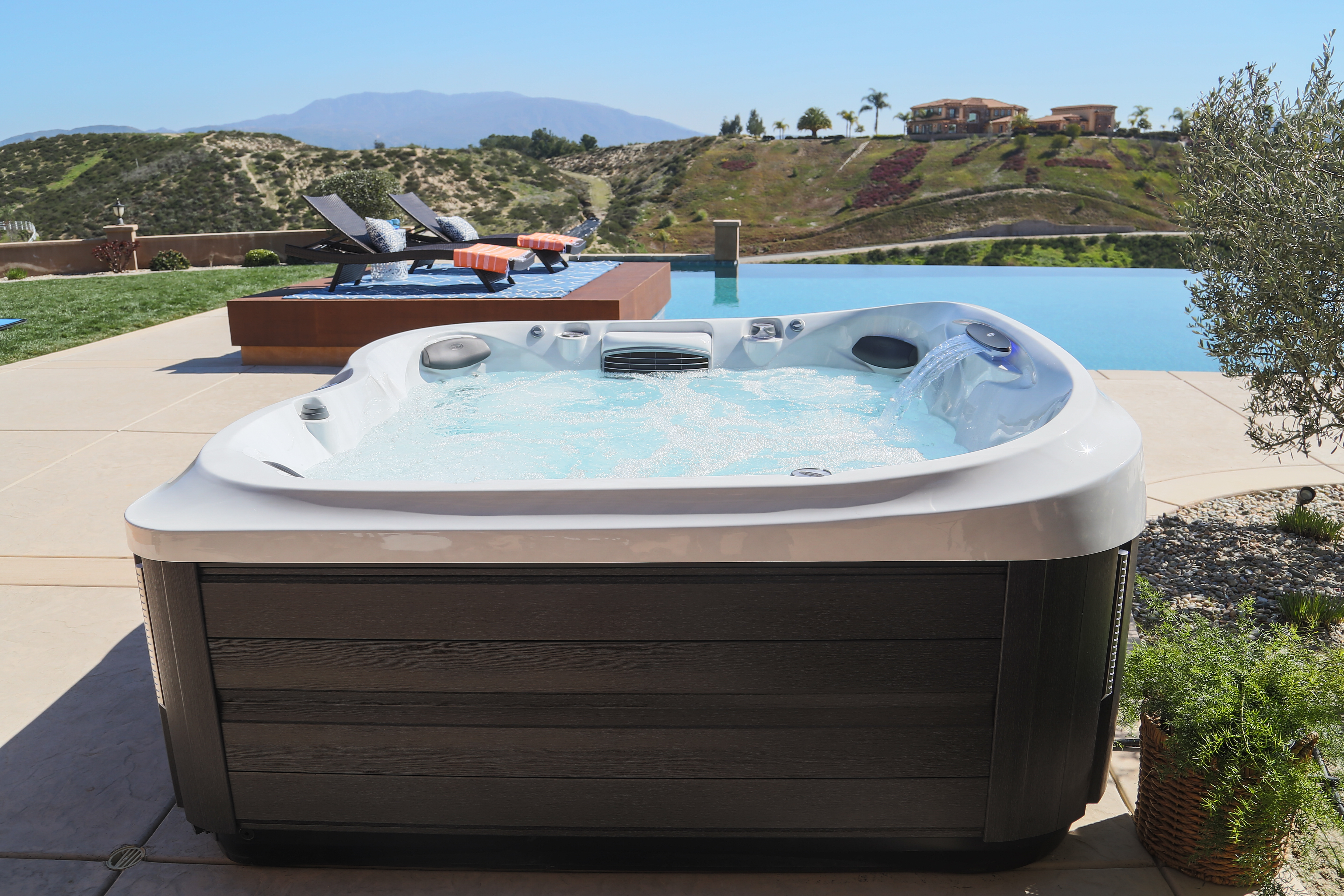 Jacuzzi J-300 Series Hero