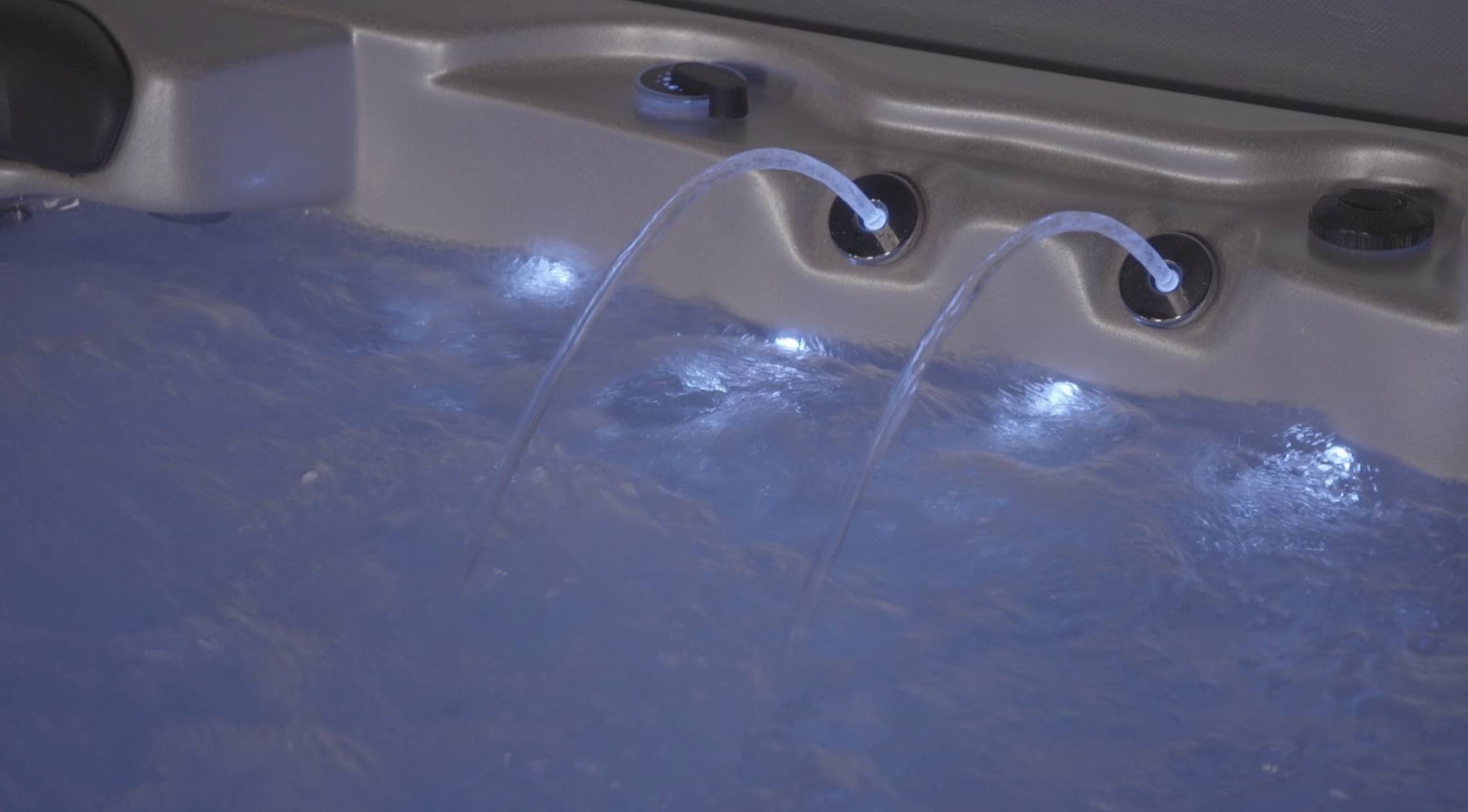 Illuminated water feature