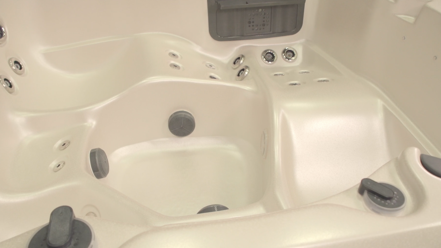 Jets in a spa