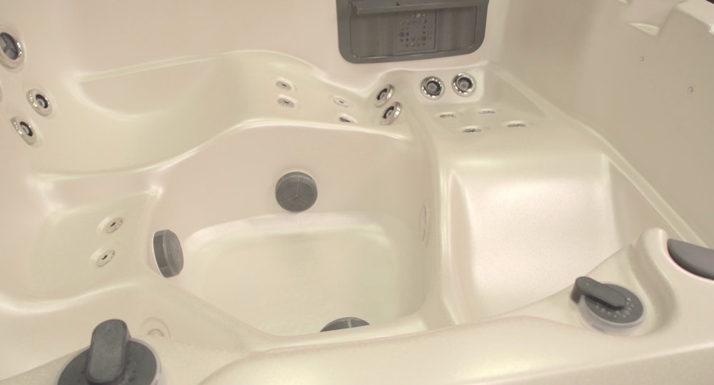 How to Clean Your Acrylic Spa Shell | Spa World Australia