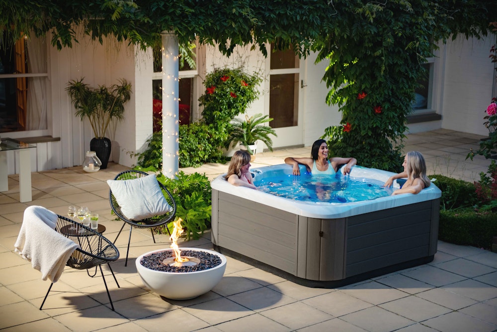 What is a hot tub? | Spa World Australia