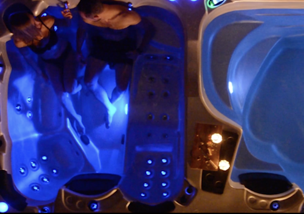 Vortex Avante hydroglow jets and topside control lighting