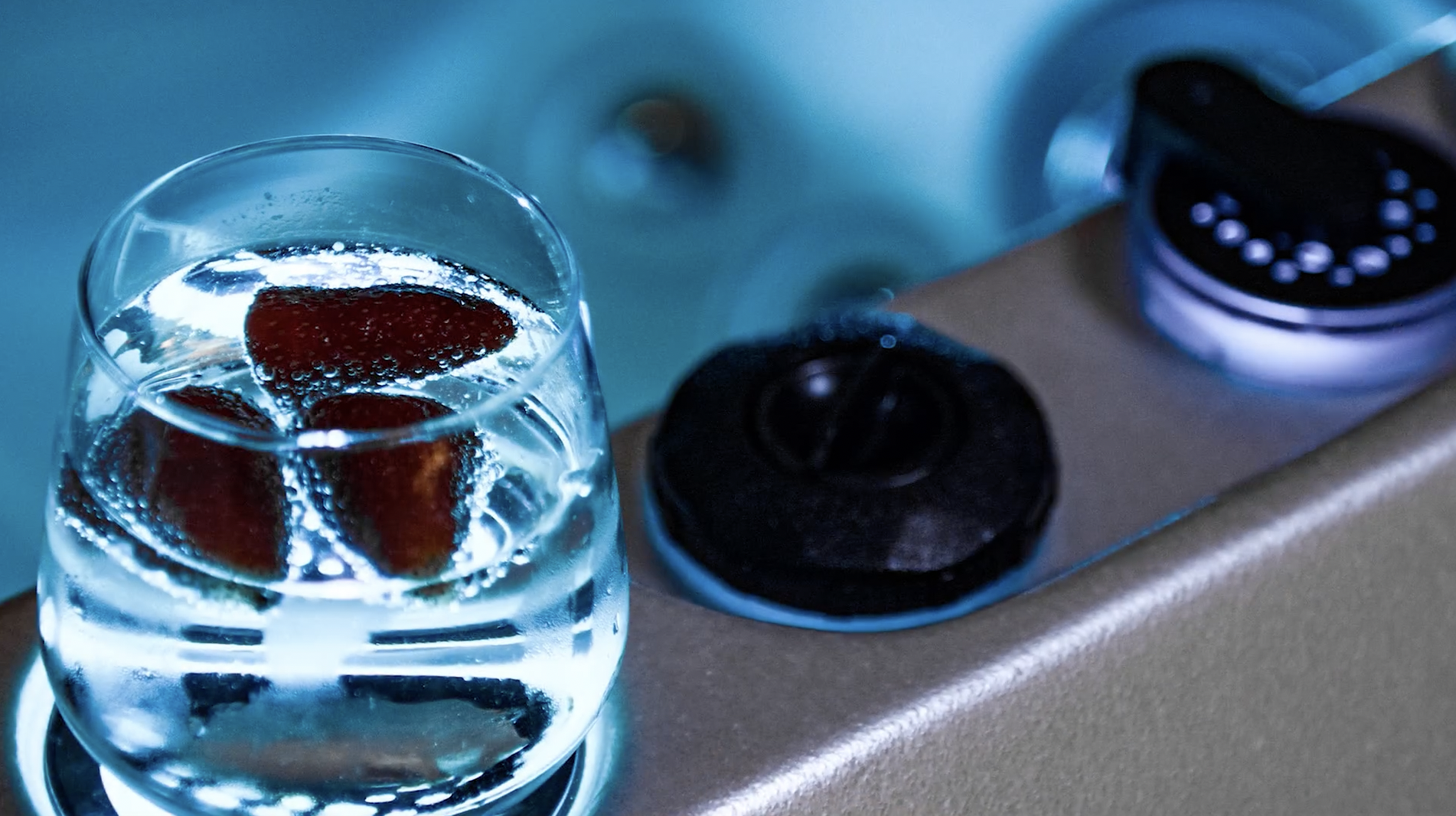 Hydroglow backlit drink holders