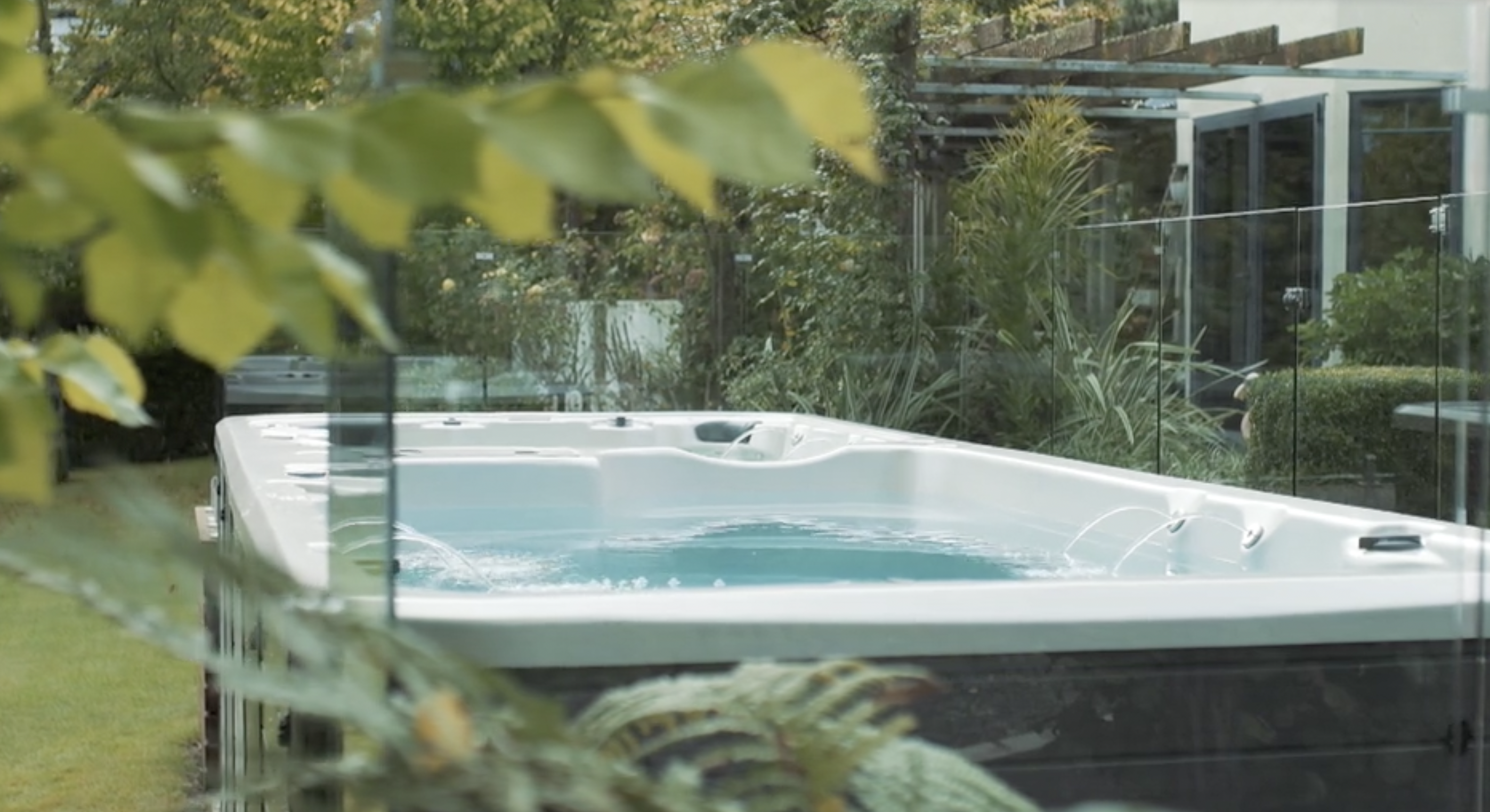 reduce spa running costs hero