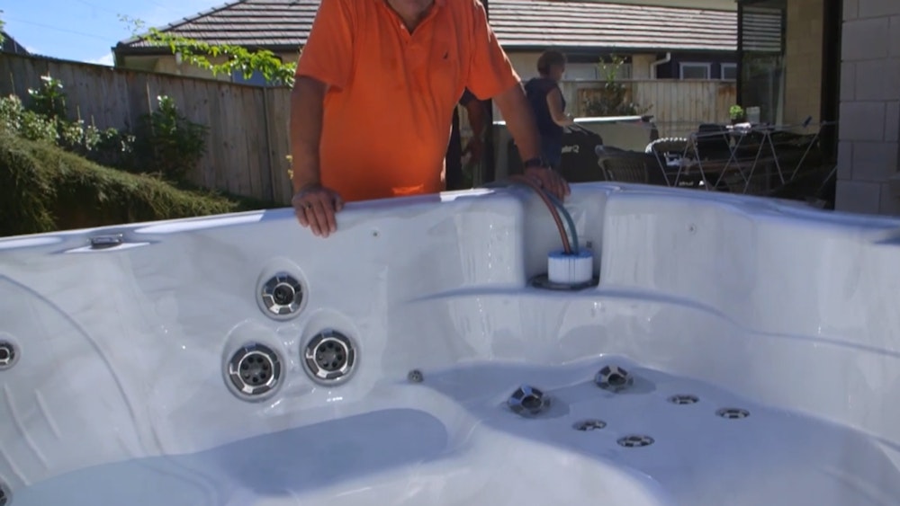 How to fill your Jacuzzi® Spa Spa World NZ