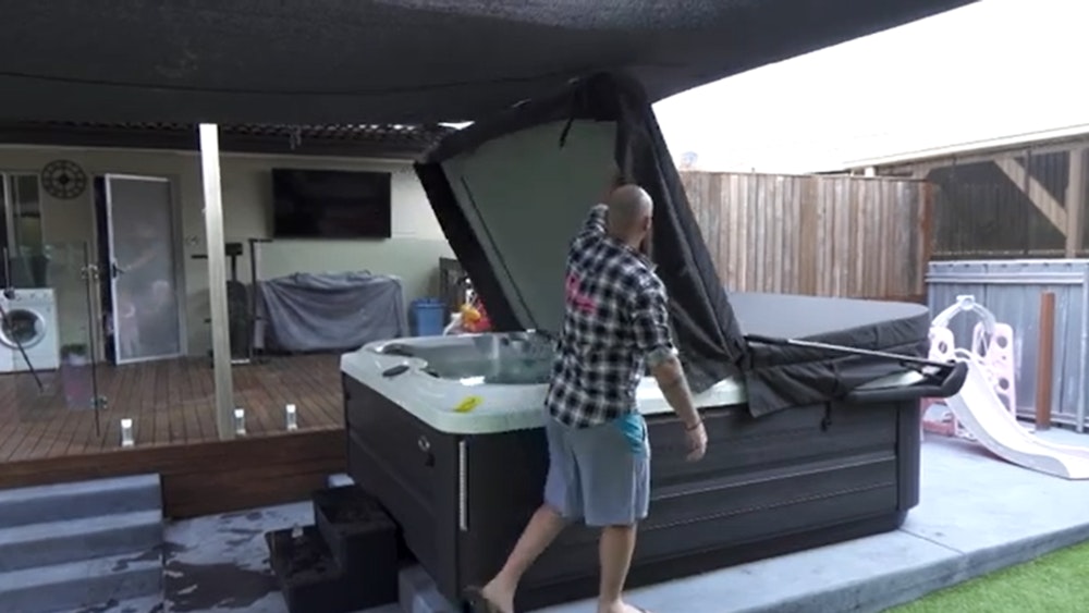 Fixing Smelly Spa Covers 5 Common Causes & Solutions