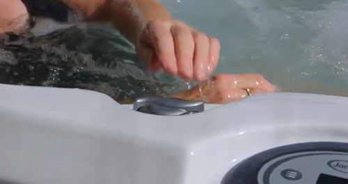 Jacuzzi® J-300™ Collection Spa Controls and Features