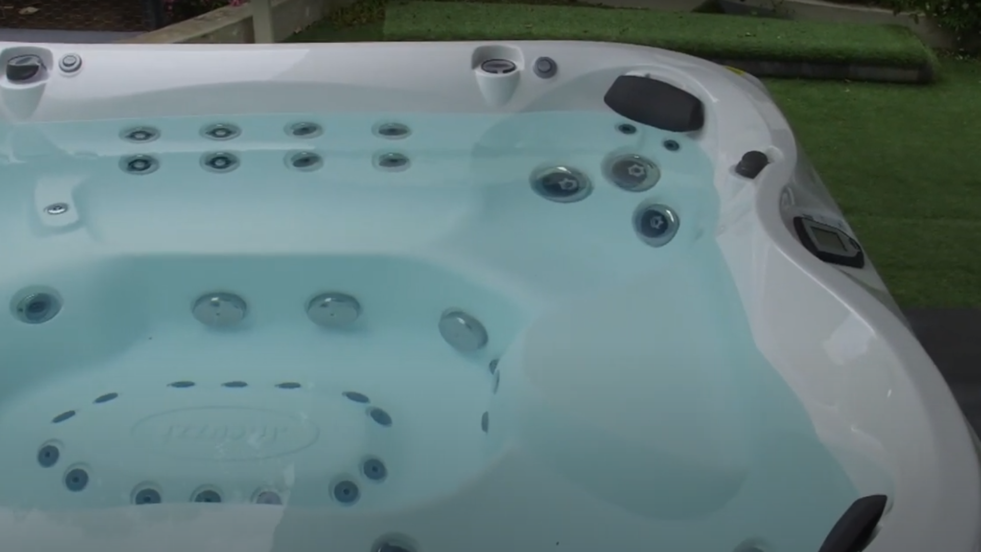 How to clean spa pipes with a pipe degreaser