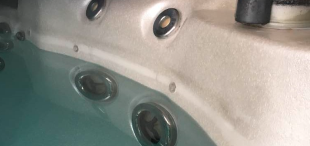 How to remove scum line in spa | Spa World NZ