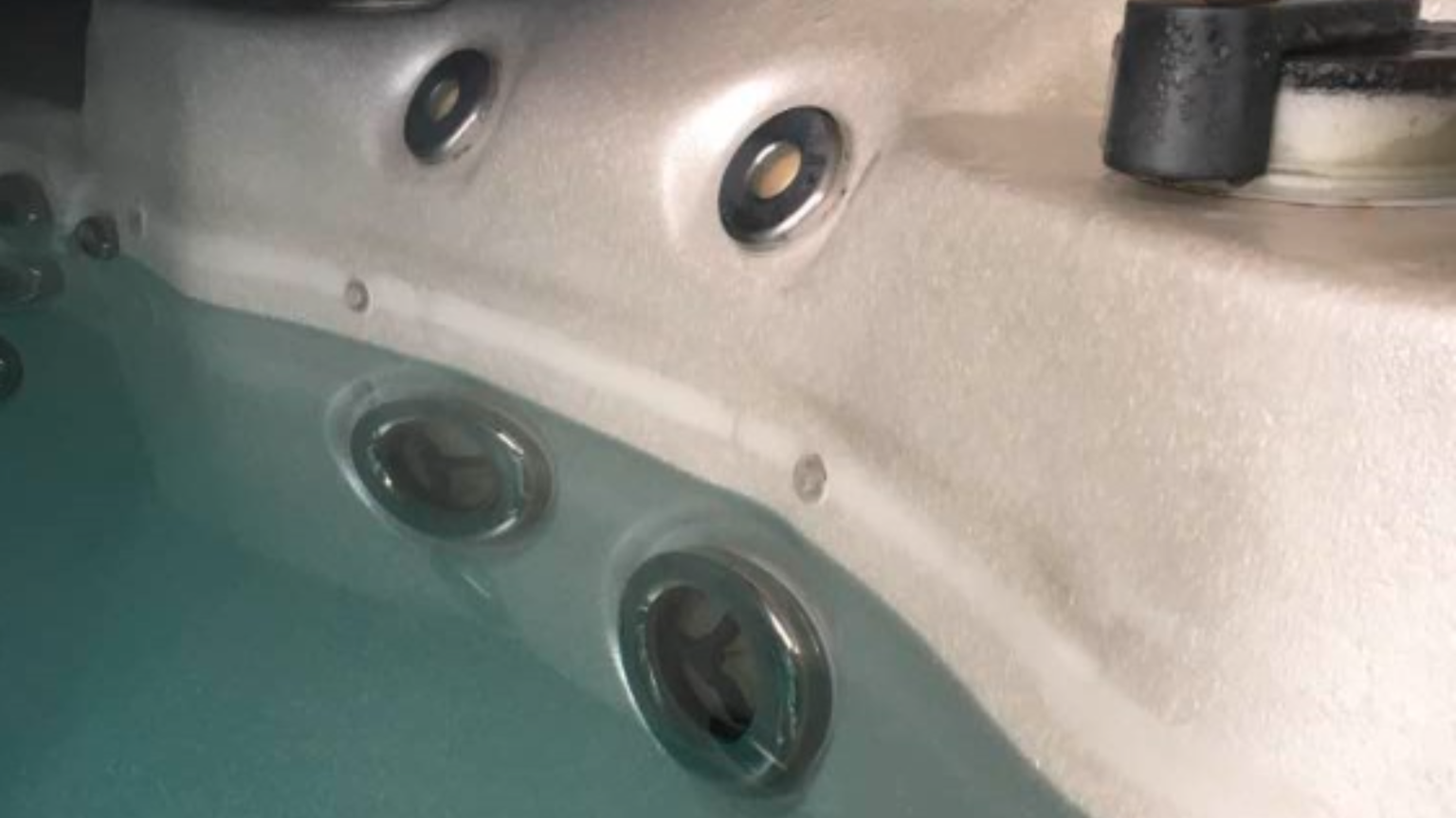 scum in spa pool