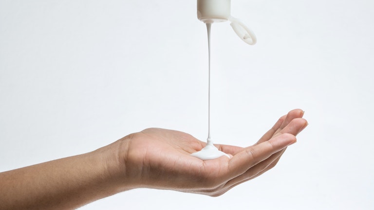 How to remove scum line in spa | Spa World Australia