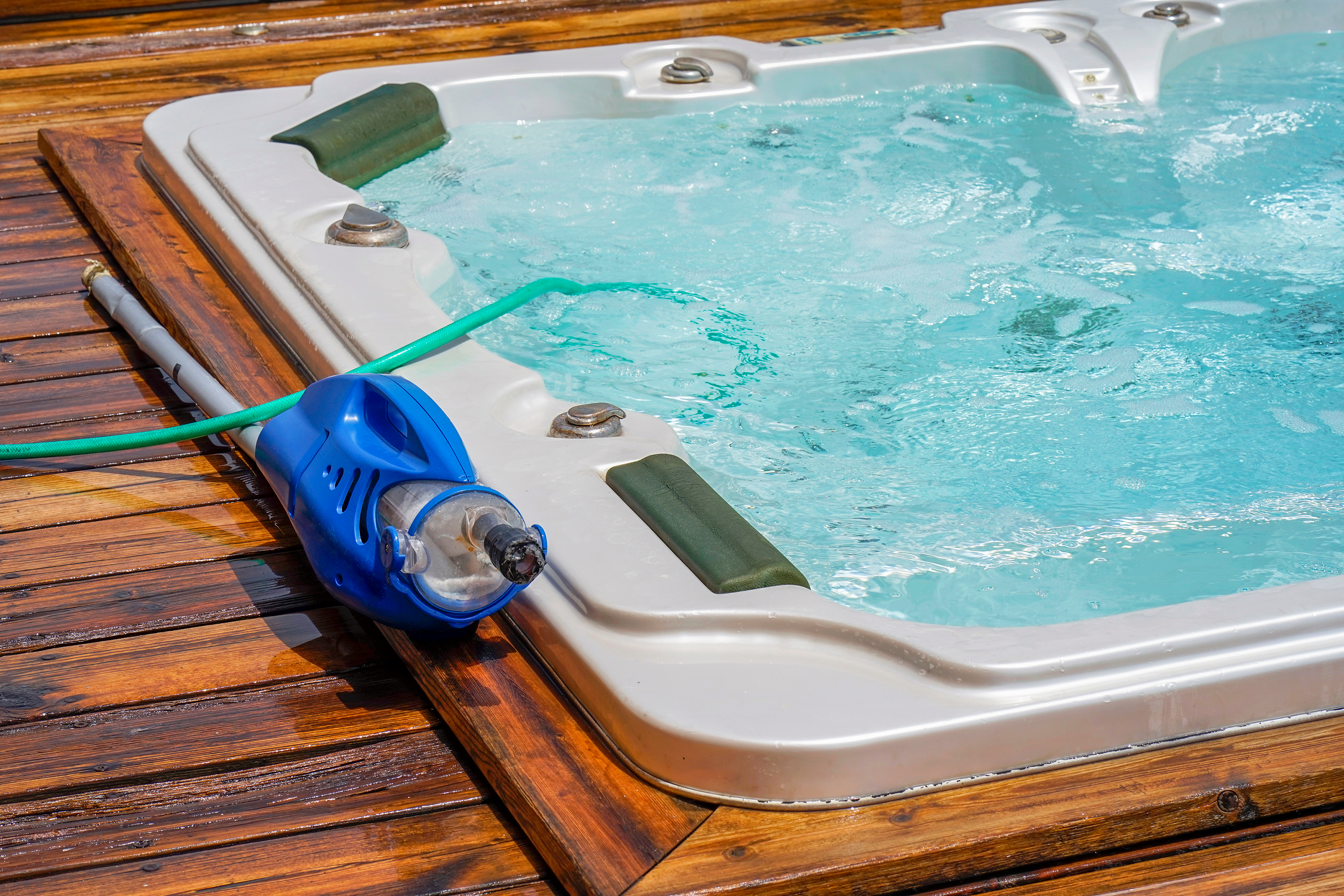 How to Empty the Debris Chamber of a Hot Tub Vacuum? Easy Steps!