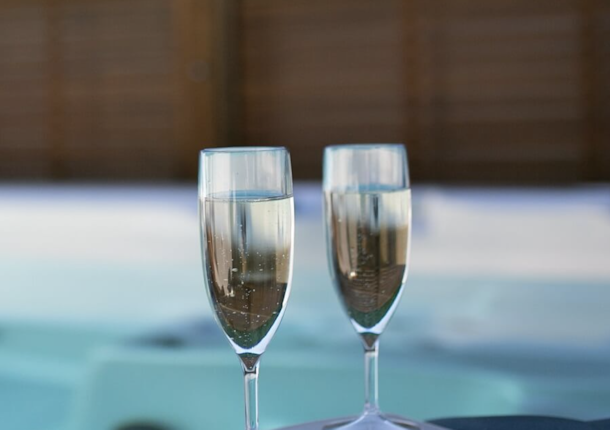 Champagne Flutes (Pair)