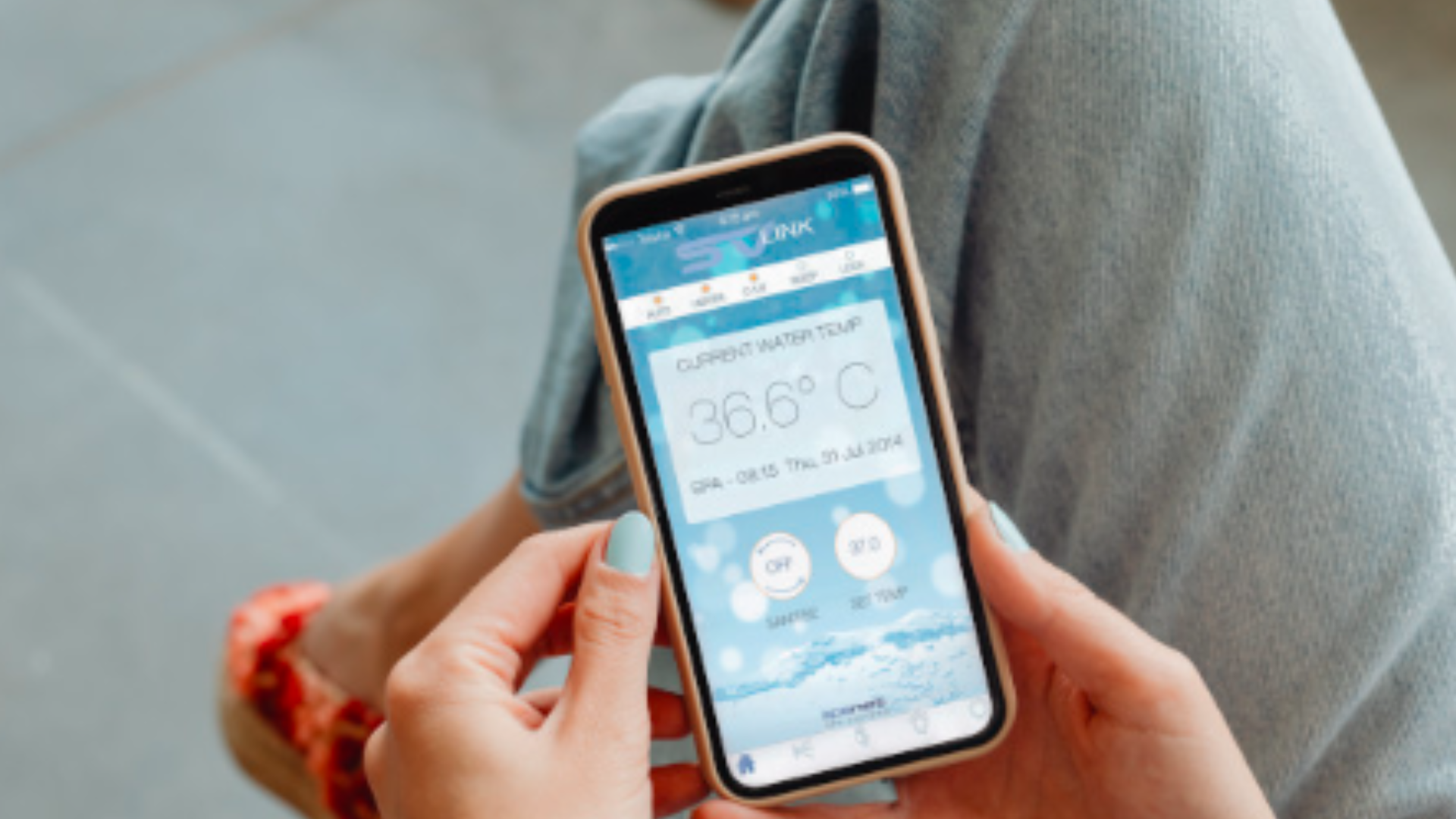 woman using smartlink app