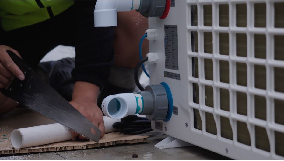 Cutting a spa heat pump pipe