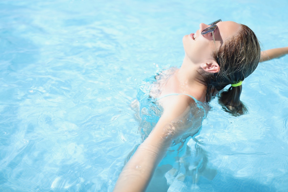 Spa pool chemicals How to reduce chlorine levels
