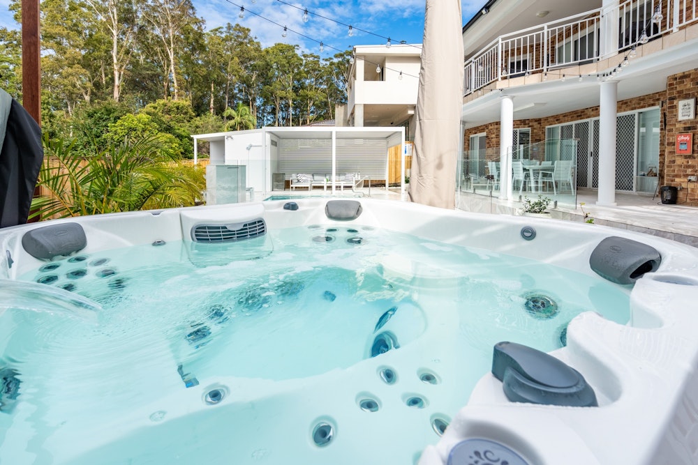 Jacuzzi® Spa Pool Troubleshooting Guides